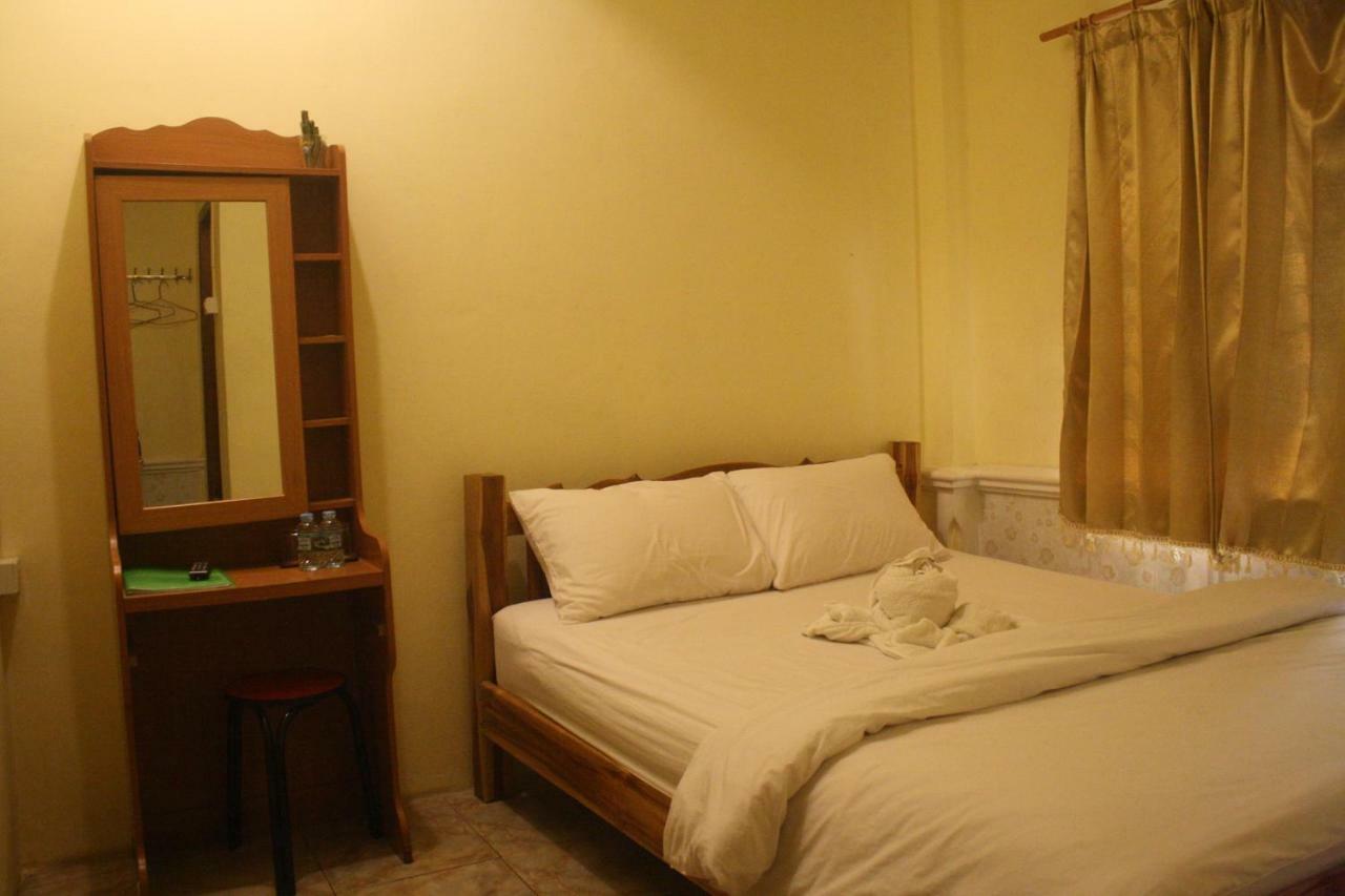 Viengchalern Guesthouse Luang Prabang Esterno foto